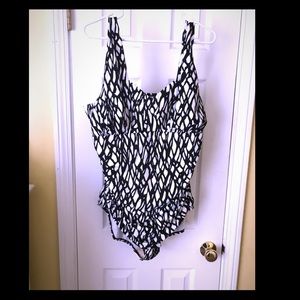 Black & white trim shaper swimsuit